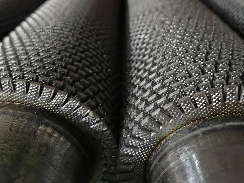 Serrated finned tube